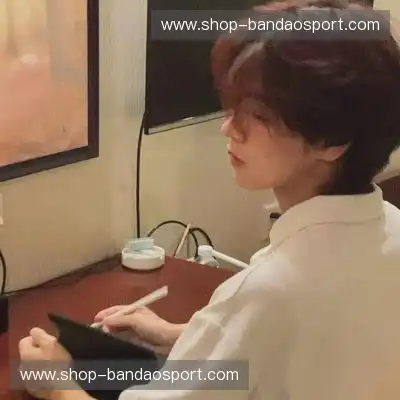 韶靓影